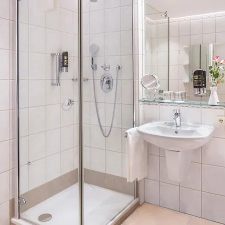 Hotel Schweizer Hof Thermal Und Vital Resort (Adults Only) 4*